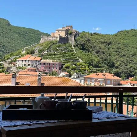 Dimora Concept - Castle View Finalborgo Finale Ligure