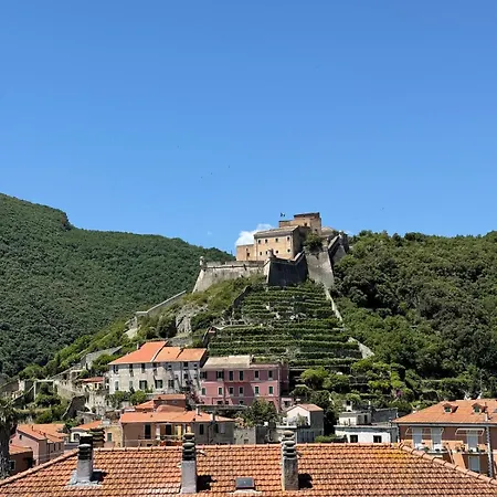 Dimora Concept - Castle View Finalborgo Apartman